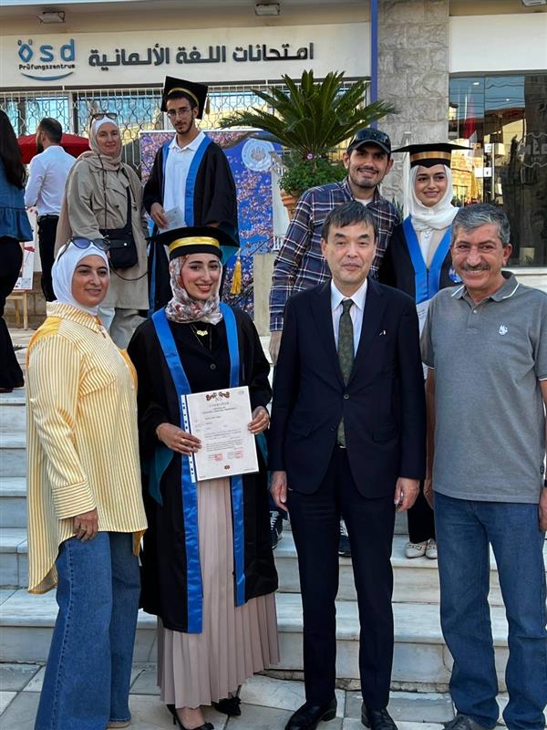 حفل تخريج طلاب اختبار اللغة اليابانية JLPT في مركز اللغات الحديث