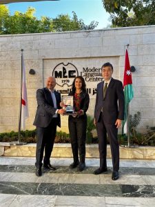 حفل تخريج طلاب اختبار اللغة اليابانية JLPT في مركز اللغات الحديث