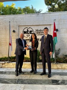 حفل تخريج طلاب اختبار اللغة اليابانية JLPT في مركز اللغات الحديث