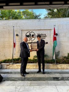 حفل تخريج طلاب اختبار اللغة اليابانية JLPT في مركز اللغات الحديث