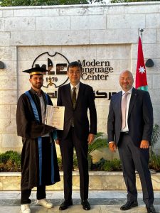 حفل تخريج طلاب اختبار اللغة اليابانية JLPT في مركز اللغات الحديث