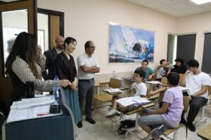 زيارة السفارة الصينية مركز اللغات الحديث ومكتب اللغات الحديث لخدمات الطلاب الجامعية