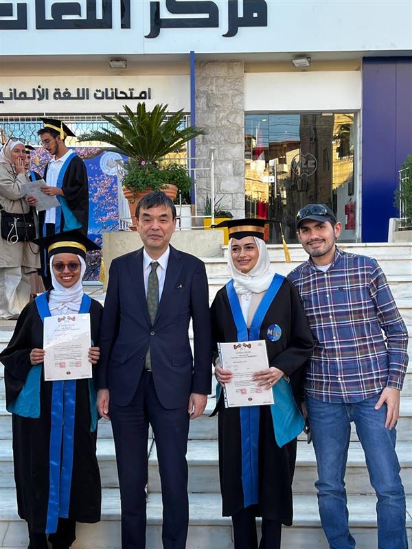 حفل تخريج طلاب اختبار اللغة اليابانية JLPT في مركز اللغات الحديث