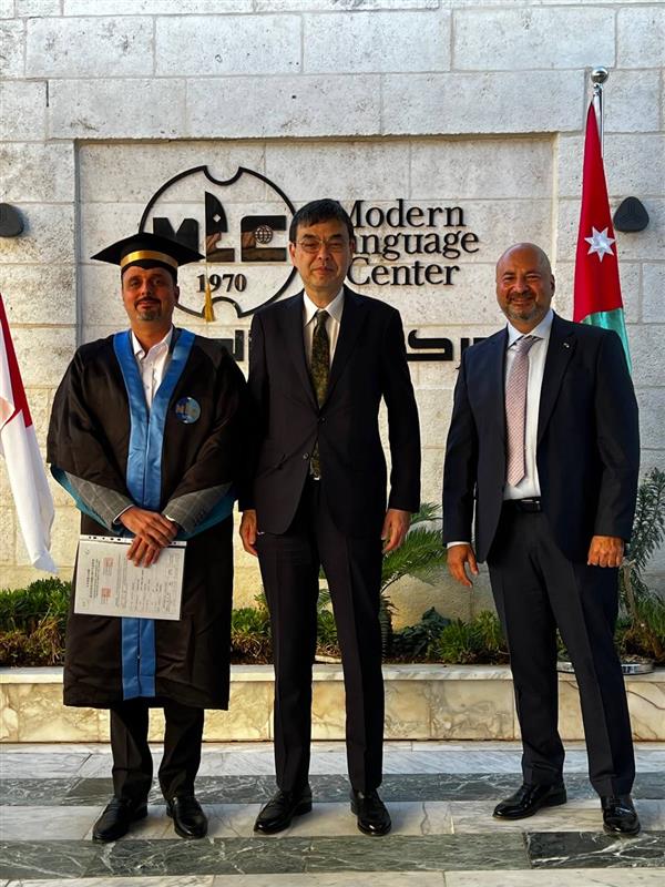 حفل تخريج طلاب اختبار اللغة اليابانية JLPT في مركز اللغات الحديث